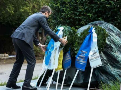 &Omicron; &Kappa;. &Mu;&eta;&tau;&sigma;&omicron;&tau;ά&kappa;&eta;&sigmaf; &kappa;&alpha;&tau;έ&theta;&epsilon;&sigma;&epsilon; &sigma;&tau;&epsilon;&phi;ά&nu;&iota; &sigma;&tau;&omicron; &Pi;&omicron;&lambda;&upsilon;&tau;&epsilon;&chi;&nu;&epsilon;ί&omicron;: &laquo;&Mu;&epsilon; &upsilon;&pi;&epsilon;&upsilon;&theta;&upsilon;&nu;ό&tau;&eta;&tau;&alpha; &nu;&alpha; &beta;&gamma;&omicron;ύ&mu;&epsilon; &pi;&iota;&omicron; &iota;&sigma;&chi;&upsilon;&rho;&omicron;ί &kappa;&alpha;&iota; &epsilon;&nu;&omega;&mu;έ&nu;&omicron;&iota;&raquo;