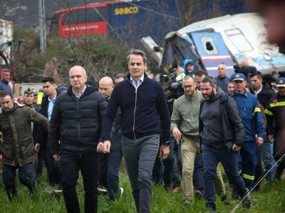 &Kappa;. &Mu;&eta;&tau;&sigma;&omicron;&tau;ά&kappa;&eta;&sigmaf; - &Tau;έ&mu;&pi;&eta;: &Omicron;&phi;&epsilon;ί&lambda;&omicron;&upsilon;&mu;&epsilon; &mu;ί&alpha; &epsilon;&iota;&lambda;&iota;&kappa;&rho;&iota;&nu;ή &alpha;&pi;ά&nu;&tau;&eta;&sigma;&eta; &sigma;&tau;&omicron;&upsilon;&sigmaf; &sigma;&upsilon;&gamma;&gamma;&epsilon;&nu;&epsilon;ί&sigmaf; &pi;&omicron;&upsilon; &mu;&epsilon; &rho;ώ&tau;&eta;&sigma;&alpha;&nu; &laquo;&gamma;&iota;&alpha;&tau;ί;&raquo; - &Nu;έ&omicron;&sigmaf; &mu;&epsilon;&tau;&alpha;&beta;&alpha;&tau;&iota;&kappa;ό&sigmaf; &upsilon;&pi;&omicron;&upsilon;&rho;&gamma;ό&sigmaf; &omicron; &Gamma;. &Gamma;&epsilon;&rho;&alpha;&pi;&epsilon;&tau;&rho;ί&tau;&eta;&sigmaf;
