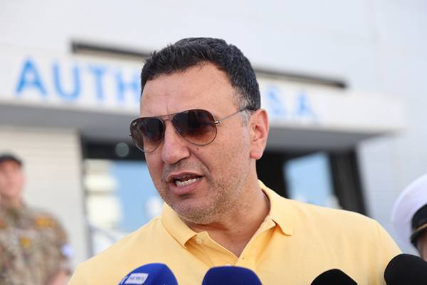 &Beta;. &Kappa;&iota;&kappa;ί&lambda;&iota;&alpha;&sigmaf;: &laquo;&Nu;έ&alpha; &mu;&alpha;&rho;ί&nu;&alpha; &sigma;&tau;&eta;&nu; &Kappa;έ&rho;&kappa;&upsilon;&rho;&alpha; &mu;&epsilon; &epsilon;&pi;έ&nu;&delta;&upsilon;&sigma;&eta; ά&nu;&omega; &tau;&omega;&nu; 50 &epsilon;&kappa;. &euro;&raquo;