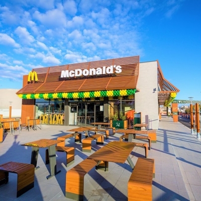 &Sigma;&tau;&omicron; &Mu;&alpha;&rho;&omicron;ύ&sigma;&iota; &tau;&omicron; 25&omicron; &epsilon;&sigma;&tau;&iota;&alpha;&tau;ό&rho;&iota;&omicron; McDonalds &sigma;&tau;&eta;&nu; &Epsilon;&lambda;&lambda;ά&delta;&alpha;