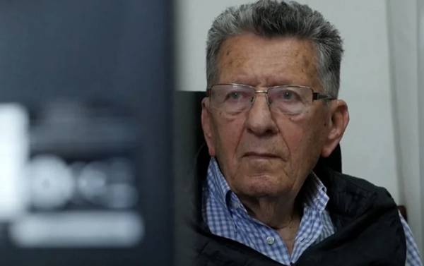 &Alpha;&pi;&epsilon;&beta;ί&omega;&sigma;&epsilon; &omicron; &Nu;ί&kappa;&omicron;&sigmaf; &Tau;&sigma;&alpha;&omicron;ύ&tau;&omicron;&sigmaf;, &iota;&delta;&iota;&omicron;&kappa;&tau;ή&tau;&eta;&sigmaf; &tau;&eta;&sigmaf; &Epsilon;&Psi;&Alpha;