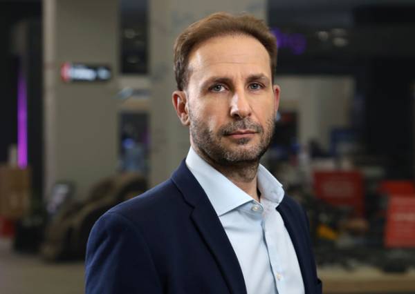 &Nu;έ&omicron;&sigmaf; CEO &sigma;&tau;&eta;&nu; &Kappa;&omega;&tau;&sigma;ό&beta;&omicron;&lambda;&omicron;&sigmaf; &alpha;&nu;έ&lambda;&alpha;&beta;&epsilon; &omicron; &Chi;&rho;ή&sigma;&tau;&omicron;&sigmaf; &Kappa;&alpha;&rho;&alpha;&gamma;&iota;&alpha;&nu;&nu;ά&kappa;&eta;&sigmaf;