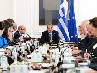 &Beta;ί&alpha; &alpha;&nu;&eta;&lambda;ί&kappa;&omega;&nu;: &Alpha;&lambda;&lambda;ά&zeta;&omicron;&upsilon;&nu; &omicron;&iota; &pi;&omicron;&iota;&nu;έ&sigmaf; &kappa;&alpha;&iota; &gamma;&iota;&alpha; &tau;&omicron;&upsilon;&sigmaf; &gamma;&omicron;&nu;&epsilon;ί&sigmaf;