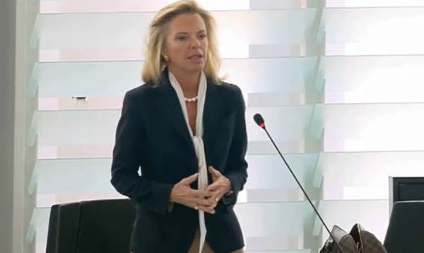 &Pi;&alpha;&rho;έ&mu;&beta;&alpha;&sigma;&eta; &Beta;ό&zeta;&epsilon;&mu;&pi;&epsilon;&rho;&gamma;&kappa; &sigma;&tau;&eta;&nu; &Omicron;&lambda;&omicron;&mu;έ&lambda;&epsilon;&iota;&alpha; &tau;&omicron;&upsilon; &Epsilon;&Kappa;: &laquo;&Eta; &Tau;&omicron;&upsilon;&rho;&kappa;ί&alpha; &tau;&omega;&nu; &pi;&alpha;&rho;ά&nu;&omicron;&mu;&omega;&nu; &epsilon;&nu;&epsilon;&rho;&gamma;&epsilon;&iota;ώ&nu; &delta;&epsilon;&nu; έ&chi;&epsilon;&iota; &theta;έ&sigma;&eta; &sigma;&tau;&omicron; &tau;&rho;&alpha;&pi;έ&zeta;&iota; &tau;&omicron;&upsilon; &delta;&iota;&alpha;&lambda;ό&gamma;&omicron;&upsilon;&raquo;