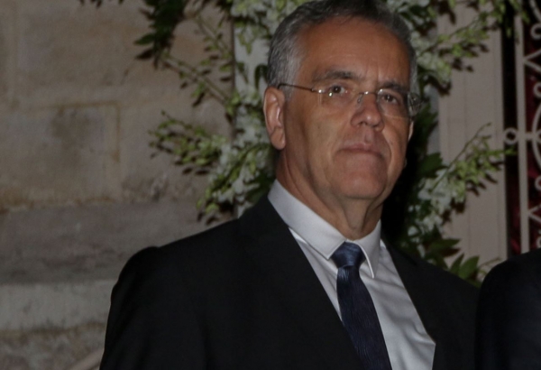 &Pi;&alpha;&rho;&alpha;ί&tau;&eta;&sigma;&eta; &tau;&omicron;&upsilon; &Iota;&sigma;ί&delta;&omega;&rho;&omicron;&upsilon; &Nu;&tau;&omicron;&gamma;&iota;ά&kappa;&omicron;&upsilon; &alpha;&pi;ό &tau;&eta;&nu; Έ&nu;&omega;&sigma;&eta; &Delta;&iota;&kappa;&alpha;&sigma;&tau;ώ&nu; &mu;&epsilon;&tau;ά &tau;&eta;&nu; &alpha;&nu;&alpha;&kappa;&omicron;ί&nu;&omega;&sigma;&eta; &gamma;&iota;&alpha; &tau;&omicron;&nu; &Kappa;&omicron;&upsilon;&phi;&omicron;&nu;&tau;ί&nu;&alpha;