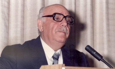 Έ&phi;&upsilon;&gamma;&epsilon; &alpha;&pi;ό &tau;&eta; &zeta;&omega;ή &omicron; &Alpha;&rho;&iota;&sigma;&tau;&epsilon;ί&delta;&eta;&sigmaf; &Pi;&omicron;&zeta;&rho;&iota;&kappa;ί&delta;&eta;&sigmaf;, &eta; &laquo;&psi;&upsilon;&chi;ή&raquo; &tau;&eta;&sigmaf; &Delta;&Epsilon;&Theta;