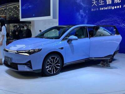 Autohellas: &Epsilon;&pi;ί&sigma;&eta;&mu;&omicron;&sigmaf; &delta;&iota;&alpha;&nu;&omicron;&mu;έ&alpha;&sigmaf; &tau;&eta;&sigmaf; XPENG &sigma;&tau;&eta;&nu; &Epsilon;&lambda;&lambda;ά&delta;&alpha; - &Tau;&rho;ί&alpha; Smart EV &mu;&omicron;&nu;&tau;έ&lambda;&alpha; &mu;έ&sigma;&alpha; &sigma;&tau;&omicron; 2024