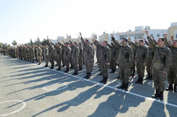 &Pi;&Omicron;&Mu;&Epsilon;&Nu;&Sigma;: Ά&delta;&iota;&kappa;&eta; &epsilon;&xi;&alpha;ί&rho;&epsilon;&sigma;&eta; &sigma;&tau;&rho;&alpha;&tau;&iota;&omega;&tau;&iota;&kappa;ώ&nu; &alpha;&pi;ό &chi;&omicron;&rho;ή&gamma;&eta;&sigma;&eta; &epsilon;&pi;&iota;&delta;ό&mu;&alpha;&tau;&omicron;&sigmaf; 600&euro; - &Pi;&rho;&omicron;&sigma;&phi;&epsilon;ύ&gamma;&omicron;&upsilon;&nu; &sigma;&tau;&eta; &Delta;&iota;&kappa;&alpha;&iota;&omicron;&sigma;ύ&nu;&eta;