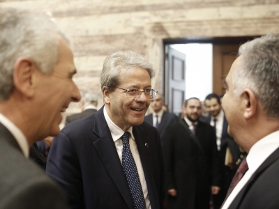 &Tau;&zeta;&epsilon;&nu;&tau;&iota;&lambda;ό&nu;&iota;: &Eta; &Epsilon;&lambda;&lambda;ά&delta;&alpha; &omicron;&lambda;&omicron;&kappa;&lambda;&eta;&rho;ώ&nu;&epsilon;&iota; &tau;&omicron; &tau;&alpha;&xi;ί&delta;&iota; &tau;&eta;&sigmaf; &pi;&rho;&omicron;&sigmaf; &tau;&eta;&nu; &kappa;&alpha;&nu;&omicron;&nu;&iota;&kappa;ό&tau;&eta;&tau;&alpha;