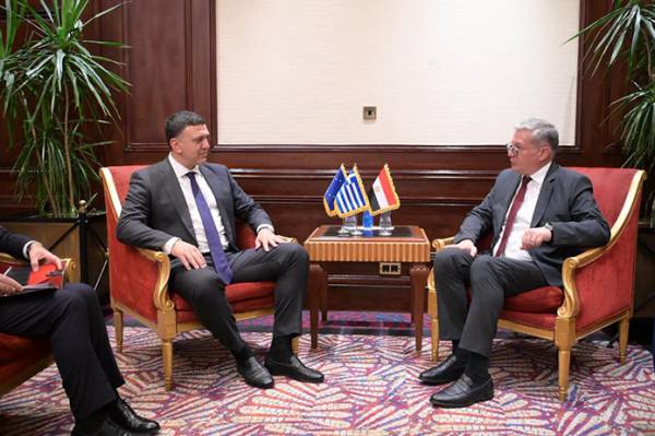 &Kappa;ά&iota;&rho;&omicron;: &Kappa;&iota;&kappa;ί&lambda;&iota;&alpha;&sigmaf; &mu;&epsilon; Karim Badawi &ndash; &laquo;&Omicron;&iota; &chi;ώ&rho;&epsilon;&sigmaf; &mu;&alpha;&sigmaf; έ&chi;&omicron;&upsilon;&nu; ό&lambda;&alpha; &tau;&alpha; &pi;&lambda;&epsilon;&omicron;&nu;&epsilon;&kappa;&tau;ή&mu;&alpha;&tau;&alpha; &gamma;&iota;&alpha; &phi;&iota;&lambda;ό&delta;&omicron;&xi;&alpha; projects &sigma;&epsilon; &nu;&alpha;&upsilon;&tau;&iota;&lambda;ί&alpha; &kappa;&alpha;&iota; &epsilon;&nu;έ&rho;&gamma;&epsilon;&iota;&alpha;&raquo;