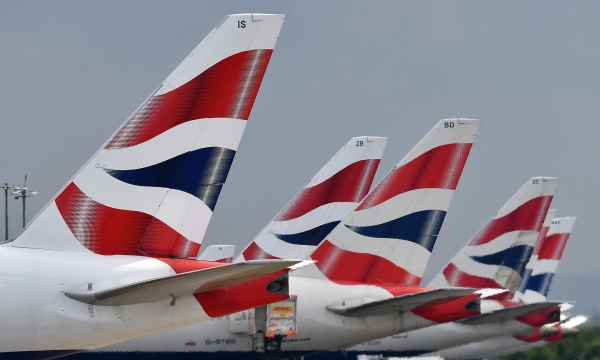 IAG: &Zeta;&eta;&mu;&iota;ά &euro;1,3 &delta;&iota;&sigma;. &gamma;&iota;&alpha; &tau;&eta; &mu;&eta;&tau;&rho;&iota;&kappa;ή &tau;&eta;&sigmaf; British Airways &tau;&omicron; &gamma;΄ &tau;&rho;ί&mu;&eta;&nu;&omicron;