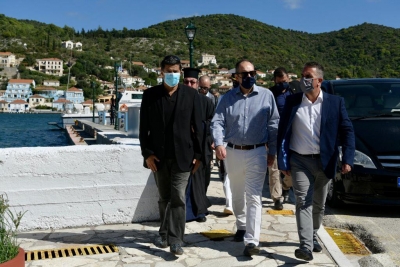 &Delta;ύ&omicron; &pi;&lambda;&omega;&tau;ά &pi;&epsilon;&rho;&iota;&pi;&omicron;&lambda;&iota;&kappa;ά &mu;&epsilon; &upsilon;&gamma;&epsilon;&iota;&omicron;&nu;&omicron;&mu;&iota;&kappa;ό &epsilon;&xi;&omicron;&pi;&lambda;&iota;&sigma;&mu;ό &gamma;&iota;&alpha; &tau;&alpha; &Iota;ό&nu;&iota;&alpha; &Nu;&eta;&sigma;&iota;ά &alpha;&nu;&alpha;&kappa;&omicron;ί&nu;&omega;&sigma;&epsilon; &omicron; &Upsilon;&Nu;&Alpha;&Nu;&Pi;, &Gamma;. &Pi;&lambda;&alpha;&kappa;&iota;&omega;&tau;ά&kappa;&eta;&sigmaf;
