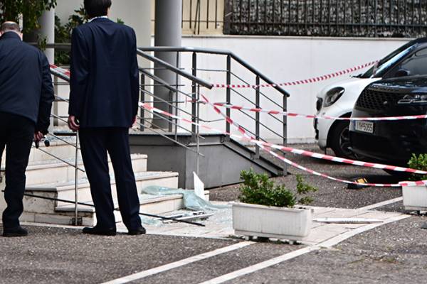 &Omicron; &Gamma;&iota;ώ&rho;&gamma;&omicron;&sigmaf; &Mu;&omicron;&sigma;&chi;&omicron;ύ&rho;&eta;&sigmaf;, &eta;&gamma;&epsilon;&tau;&iota;&kappa;ό &sigma;&tau;έ&lambda;&epsilon;&chi;&omicron;&sigmaf; &tau;&eta;&sigmaf; Greek Mafia, &tau;&omicron; &theta;ύ&mu;&alpha; &tau;&eta;&sigmaf; &epsilon;&nu; &psi;&upsilon;&chi;&rho;ώ &delta;&omicron;&lambda;&omicron;&phi;&omicron;&nu;ί&alpha;&sigmaf; &sigma;&tau;&omicron; &Chi;&alpha;&lambda;ά&nu;&delta;&rho;&iota;