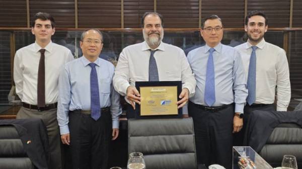 H COSCO &beta;&rho;&alpha;&beta;&epsilon;ύ&epsilon;&iota; &tau;&eta;&nu; Contships &tau;&omicron;&upsilon; &Nu;. &Pi;&alpha;&tau;έ&rho;&alpha; &gamma;&iota;&alpha; &tau;&eta; &sigma;&tau;ή&rho;&iota;&xi;&eta; &tau;&eta;&sigmaf; &epsilon;&pi;&iota;&sigma;&kappa;&epsilon;&upsilon;&alpha;&sigma;&tau;&iota;&kappa;ή&sigmaf; &zeta;ώ&nu;&eta;&sigmaf; &tau;&omicron;&upsilon; &Pi;&epsilon;&iota;&rho;&alpha;&iota;ά