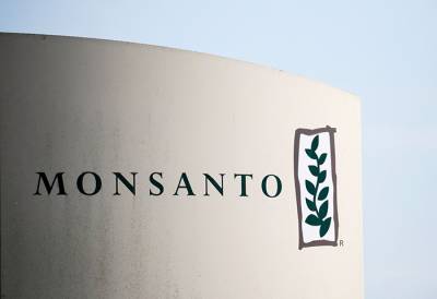 Monsanto: &Pi;&rho;ό&sigma;&tau;&iota;&mu;&omicron; 857 &epsilon;&kappa;&alpha;&tau;. &delta;&omicron;&lambda;. &gamma;&iota;&alpha; &tau;&eta;&nu; έ&kappa;&theta;&epsilon;&sigma;&eta; &pi;&omicron;&lambda;&iota;&tau;ώ&nu; &sigma;&epsilon; &laquo;&alpha;&iota;ώ&nu;&iota;&alpha;&raquo; &chi;&eta;&mu;&iota;&kappa;ά PCB