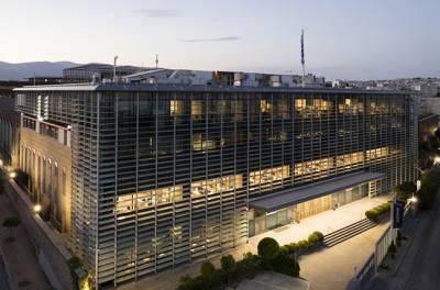 Digital Eurobank Factory: &Mu;&epsilon;&tau;&alpha;&tau;&rho;έ&pi;&epsilon;&iota; &tau;&eta;&nu; &kappa;&alpha;&iota;&nu;&omicron;&tau;&omicron;&mu;ί&alpha; &sigma;&epsilon; &tau;&rho;&alpha;&pi;&epsilon;&zeta;&iota;&kappa;ά &pi;&rho;&omicron;ϊό&nu;&tau;&alpha; &kappa;&alpha;&iota; &upsilon;&pi;&eta;&rho;&epsilon;&sigma;ί&epsilon;&sigmaf;