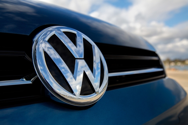 Volkswagen: &Pi;&omicron;&lambda;ύ &kappa;&omicron;&nu;&tau;ά &sigma;&tau;&eta;&nu; &epsilon;&xi;&alpha;&gamma;&omicron;&rho;ά &tau;&eta;&sigmaf; Europcar