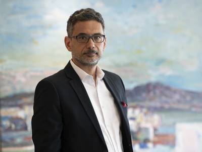 &Omicron; &Delta;&iota;&epsilon;&upsilon;&theta;ύ&nu;&omega;&nu; &Sigma;ύ&mu;&beta;&omicron;&upsilon;&lambda;&omicron;&sigmaf; &tau;&eta;&sigmaf; Interamerican, &Gamma;. &Kappa;&alpha;&nu;&tau;ώ&rho;&omicron;&sigmaf;, &nu;έ&omicron;&sigmaf; &Pi;&rho;ό&epsilon;&delta;&rho;&omicron;&sigmaf; &tau;&omicron;&upsilon; &Epsilon;&lambda;&lambda;&eta;&nu;&omicron;-&Omicron;&lambda;&lambda;&alpha;&nu;&delta;&iota;&kappa;&omicron;ύ &Sigma;&upsilon;&nu;&delta;έ&sigma;&mu;&omicron;&upsilon; HeDa