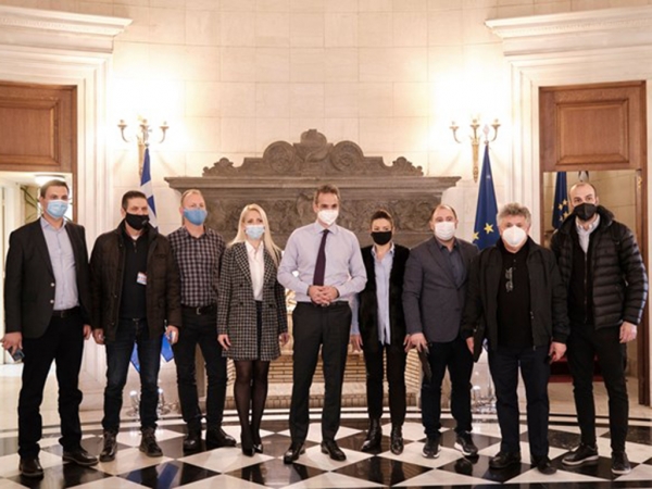 &Mu;&eta;&tau;&sigma;&omicron;&tau;ά&kappa;&eta;&sigmaf;: &Delta;&iota;&alpha;&tau;&eta;&rho;&epsilon;ί&tau;&alpha;&iota; &kappa;&alpha;&iota; &tau;&omicron;&nu; &Mu;ά&rho;&tau;&iota;&omicron; &eta; &alpha;&pi;&alpha;&lambda;&lambda;&alpha;&gamma;ή &epsilon;&nu;&omicron;&iota;&kappa;ί&omicron;&upsilon; &sigma;&tau;&eta;&nu; &epsilon;&sigma;&tau;ί&alpha;&sigma;&eta;