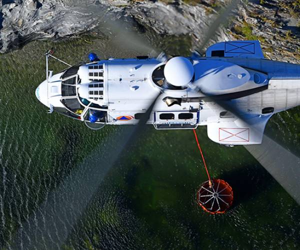 &Pi;&rho;ό&gamma;&rho;&alpha;&mu;&mu;&alpha; &laquo;&Alpha;&iota;&gamma;ί&sigmaf;&raquo;: &Omicron;&kappa;&tau;ώ &nu;έ&alpha; &epsilon;&lambda;&iota;&kappa;ό&pi;&tau;&epsilon;&rho;&alpha; Airbus H215 &gamma;&iota;&alpha; &tau;&eta;&nu; &Epsilon;&lambda;&lambda;ά&delta;&alpha; &gamma;&iota;&alpha; &tau;&eta;&nu; &alpha;&nu;&tau;&iota;&mu;&epsilon;&tau;ώ&pi;&iota;&sigma;&eta; &tau;&omega;&nu; &delta;&alpha;&sigma;&iota;&kappa;ώ&nu; &pi;&upsilon;&rho;&kappa;&alpha;&gamma;&iota;ώ&nu;