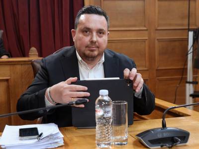 &Omicron;&Pi;&Epsilon;&Kappa;&Epsilon;&Pi;&Epsilon;: &Pi;&alpha;&rho;&alpha;&iota;&tau;ή&theta;&eta;&kappa;&epsilon; &omicron; &alpha;&nu;&tau;&iota;&pi;&rho;ό&epsilon;&delta;&rho;&omicron;&sigmaf; &Iota;&omega;ά&nu;&nu;&eta;&sigmaf; &Kappa;&alpha;ϊ&mu;&alpha;&kappa;ά&mu;&eta;&sigmaf;