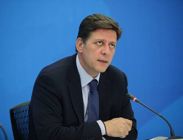 &Sigma;&tau;&omicron; &Sigma;&upsilon;&mu;&beta;&omicron;ύ&lambda;&iota;&omicron; &Gamma;&epsilon;&nu;&iota;&kappa;ώ&nu; &Upsilon;&pi;&omicron;&theta;έ&sigma;&epsilon;&omega;&nu; &tau;&eta;&sigmaf; &Epsilon;&Epsilon; &sigma;&tau;&omicron; &Lambda;&omicron;&upsilon;&xi;&epsilon;&mu;&beta;&omicron;ύ&rho;&gamma;&omicron; &alpha;ύ&rho;&iota;&omicron; &omicron; &Mu;&iota;&lambda;&tau;. &Beta;&alpha;&rho;&beta;&iota;&tau;&sigma;&iota;ώ&tau;&eta;&sigmaf;