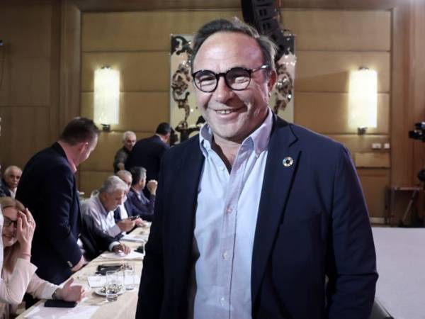&Omicron; &Pi;έ&tau;&rho;&omicron;&sigmaf; &Kappa;ό&kappa;&kappa;&alpha;&lambda;&eta;&sigmaf; &alpha;&pi;&omicron;&chi;&omega;&rho;&epsilon;ί &alpha;&pi;ό &tau;&eta;&nu; &epsilon;&upsilon;&rho;&omega;&omicron;&mu;ά&delta;&alpha; &tau;&omicron;&upsilon; &Sigma;&Upsilon;&Rho;&Iota;&Zeta;&Alpha; &kappa;&alpha;&iota; &pi;&rho;&omicron;&alpha;&nu;&alpha;&gamma;&gamma;έ&lambda;&lambda;&epsilon;&iota; &nu;έ&omicron; &kappa;ό&mu;&mu;&alpha;