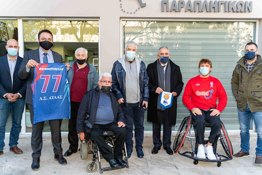 &Delta;&omega;&rho;&epsilon;ά &Epsilon;.&Epsilon;.&Alpha;. &sigma;&tau;&omicron;&nu; &Alpha;.&Sigma;. &laquo;Ά&tau;&lambda;&alpha;&sigmaf;&raquo; &kappa;&alpha;&iota; &tau;&omicron;&nu; &laquo;&Pi;&alpha;&nu;&epsilon;&lambda;&lambda;ή&nu;&iota;&omicron; &Sigma;ύ&lambda;&lambda;&omicron;&gamma;&omicron; &Pi;&alpha;&rho;&alpha;&pi;&lambda;&eta;&gamma;&iota;&kappa;ώ&nu;&raquo;