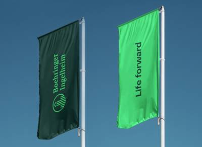 Life forward: &Eta; Boehringer Ingelheim &alpha;&pi;&omicron;&kappa;&alpha;&lambda;ύ&pi;&tau;&epsilon;&iota; &tau;&omicron; &epsilon;&xi;&epsilon;&lambda;&iota;&gamma;&mu;έ&nu;&omicron; &epsilon;&mu;&pi;&omicron;&rho;&iota;&kappa;ό &tau;&eta;&sigmaf; &sigma;ή&mu;&alpha;