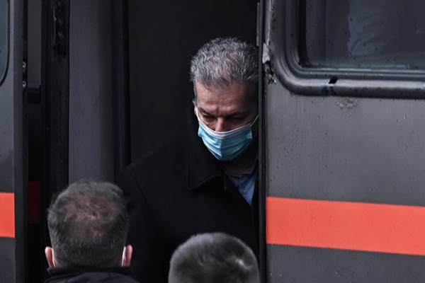 &Alpha;&pi;&omicron;&phi;&upsilon;&lambda;&alpha;&kappa;ί&zeta;&epsilon;&tau;&alpha;&iota; &omicron; &Tau;&zeta;ώ&rho;&tau;&zeta;&eta;&sigmaf; &Kappa;&omicron;&upsilon;&tau;&sigma;&omicron;&lambda;&iota;&omicron;ύ&tau;&sigma;&omicron;&sigmaf; &tau;&eta;&sigmaf; Folli Follie
