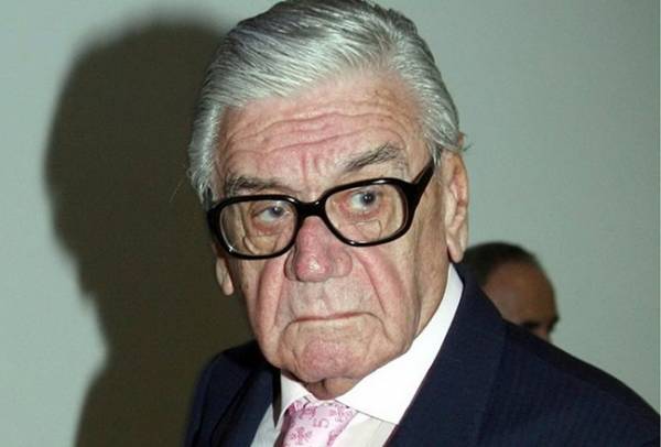 &Pi;έ&theta;&alpha;&nu;&epsilon; &omicron; &Zeta;ά&chi;&omicron;&sigmaf; &Chi;&alpha;&tau;&zeta;&eta;&phi;&omega;&tau;ί&omicron;&upsilon;