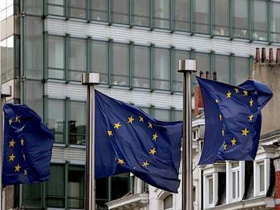 &Epsilon;&Epsilon;: Έ&rho;&chi;&omicron;&nu;&tau;&alpha;&iota; &nu;έ&omicron;&iota; &kappa;&alpha;&nu;ό&nu;&epsilon;&sigmaf; &gamma;&iota;&alpha; &tau;&eta;&nu; &epsilon;&tau;&alpha;&iota;&rho;&iota;&kappa;ή &phi;&omicron;&rho;&omicron;&lambda;&omicron;&gamma;ί&alpha;