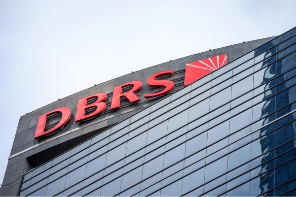 DBRS: &Alpha;&nu;&theta;&epsilon;&kappa;&tau;&iota;&kappa;ή &eta; &alpha;&gamma;&omicron;&rho;ά &alpha;&kappa;&iota;&nu;ή&tau;&omega;&nu; &sigma;&tau;&eta;&nu; &Epsilon;&lambda;&lambda;ά&delta;&alpha; - &Omicron;&iota; &pi;&rho;&omicron;&omicron;&pi;&tau;&iota;&kappa;έ&sigmaf; &sigma;&upsilon;&nu;&delta;έ&omicron;&nu;&tau;&alpha;&iota; &mu;&epsilon; &tau;&eta;&nu; &omicron;&iota;&kappa;&omicron;&nu;&omicron;&mu;ί&alpha;