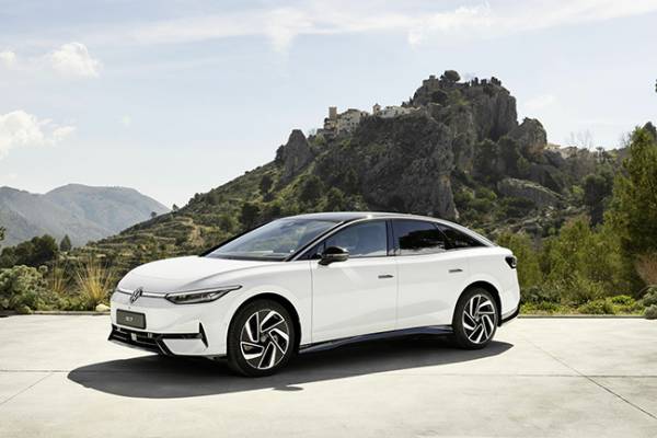 &Eta; Volkswagen &pi;&alpha;&rho;&omicron;&upsilon;&sigma;ί&alpha;&sigma;&epsilon; &tau;&omicron; &nu;έ&omicron; ID.7 &mu;&epsilon; &alpha;&upsilon;&tau;&omicron;&nu;&omicron;&mu;ί&alpha; έ&omega;&sigmaf; 700 &chi;&iota;&lambda;&iota;ό&mu;&epsilon;&tau;&rho;&alpha;
