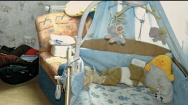 &Gamma;&epsilon;&rho;&mu;&alpha;&nu;ί&alpha;: &Mu;ά&nu;&alpha; έ&pi;&nu;&iota;&xi;&epsilon; &mu;&epsilon; &pi;&alpha;&nu;ά&kappa;&iota;&alpha; &tau;&alpha; &tau;&rho;ί&alpha; &tau;&eta;&sigmaf; &beta;&rho;έ&phi;&eta; (video)