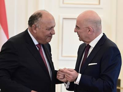 &Nu;. &Delta;έ&nu;&delta;&iota;&alpha;&sigmaf;: &Epsilon;&lambda;&pi;ί&zeta;&omicron;&upsilon;&mu;&epsilon; &sigma;&epsilon; ή&rho;&epsilon;&mu;&omicron; &kappa;&lambda;ί&mu;&alpha; &mu;&epsilon; &tau;&eta;&nu; &Tau;&omicron;&upsilon;&rho;&kappa;ί&alpha; - &Eta; &kappa;&upsilon;&rho;&iota;&alpha;&rho;&chi;ί&alpha; &kappa;&alpha;&iota; &tau;&alpha; &kappa;&upsilon;&rho;&iota;&alpha;&rho;&chi;&iota;&kappa;ά &delta;&iota;&kappa;&alpha;&iota;ώ&mu;&alpha;&tau;&alpha; &delta;&epsilon;&nu; &epsilon;ί&nu;&alpha;&iota; &delta;&iota;&alpha;&pi;&rho;&alpha;&gamma;&mu;&alpha;&tau;&epsilon;ύ&sigma;&iota;&mu;&alpha;