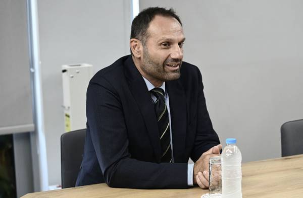 &Omicron; &Kappa;&omega;&nu;&sigma;&tau;&alpha;&nu;&tau;ί&nu;&omicron;&sigmaf; &Kappa;ό&lambda;&lambda;&iota;&alpha;&sigmaf; &epsilon;&pi;&alpha;&nu;&epsilon;&xi;&epsilon;&lambda;έ&gamma;&eta; &Pi;&rho;ό&epsilon;&delta;&rho;&omicron;&sigmaf; &tau;&omicron;&upsilon; &Omicron;&iota;&kappa;&omicron;&nu;&omicron;&mu;&iota;&kappa;&omicron;ύ &Epsilon;&pi;&iota;&mu;&epsilon;&lambda;&eta;&tau;&eta;&rho;ί&omicron;&upsilon; &Epsilon;&lambda;&lambda;ά&delta;&omicron;&sigmaf;