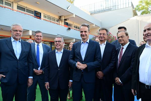 Έ&mu;&pi;&rho;&alpha;&kappa;&tau;&eta; &sigma;&tau;ή&rho;&iota;&xi;&eta; &tau;&eta;&sigmaf; &Pi;&alpha;&iota;&delta;&epsilon;ί&alpha;&sigmaf; &alpha;&pi;ό &tau;&iota;&sigmaf; &tau;έ&sigma;&sigma;&epsilon;&rho;&iota;&sigmaf; &sigma;&upsilon;&sigma;&tau;&eta;&mu;&iota;&kappa;έ&sigmaf; &tau;&rho;ά&pi;&epsilon;&zeta;&epsilon;&sigmaf;