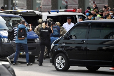 &Kappa;ί&epsilon;&beta;&omicron;: &Sigma;&upsilon;&nu;&epsilon;&lambda;ή&phi;&theta;&eta; &omicron; &delta;&rho;ά&sigma;&tau;&eta;&sigmaf; &pi;&omicron;&upsilon; &alpha;&pi;&epsilon;&iota;&lambda;&omicron;ύ&sigma;&epsilon; &nu;&alpha; &alpha;&nu;&alpha;&tau;&iota;&nu;ά&xi;&epsilon;&iota; &tau;&rho;ά&pi;&epsilon;&zeta;&alpha; &kappa;&alpha;&iota; &kappa;&rho;&alpha;&tau;&omicron;ύ&sigma;&epsilon; &mu;ί&alpha; ό&mu;&eta;&rho;&omicron;