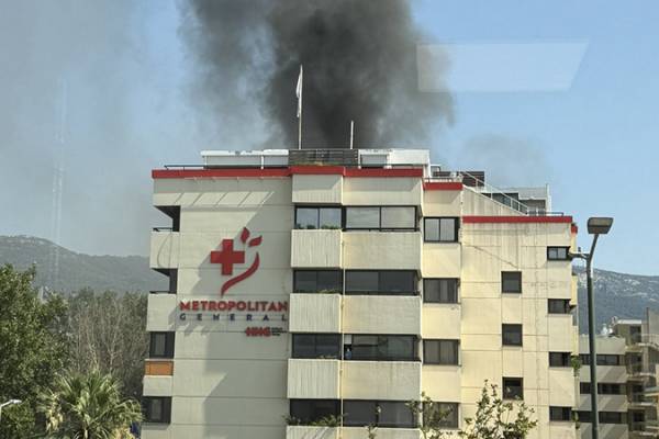 &Phi;&omega;&tau;&iota;ά &sigma;&tau;&omicron; &nu;&omicron;&sigma;&omicron;&kappa;&omicron;&mu;&epsilon;ί&omicron; Metropolitan &sigma;&tau;&omicron;&nu; &Chi;&omicron;&lambda;&alpha;&rho;&gamma;ό