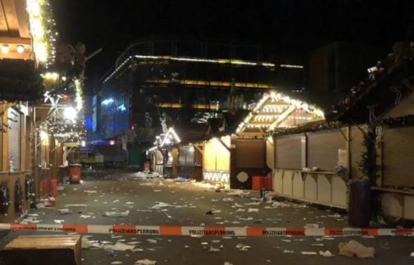 &Mu;&alpha;&gamma;&delta;&epsilon;&mu;&beta;&omicron;ύ&rho;&gamma;&omicron;: &Sigma;&tau;&omicron;&upsilon;&sigmaf; 5 &omicron;&iota; &nu;&epsilon;&kappa;&rho;&omicron;ί, &pi;ά&nu;&omega; &alpha;&pi;ό 200 &tau;&rho;&alpha;&upsilon;&mu;&alpha;&tau;ί&epsilon;&sigmaf; - &Upsilon;&pi;ό &tau;&eta;&nu; &epsilon;&pi;ή&rho;&epsilon;&iota;&alpha; &nu;&alpha;&rho;&kappa;&omega;&tau;&iota;&kappa;ώ&nu; &omicron; &Sigma;&alpha;&omicron;&upsilon;&delta;ά&rho;&alpha;&beta;&alpha;&sigmaf; &mu;&alpha;&kappa;&epsilon;&lambda;ά&rho;&eta;&sigmaf;
