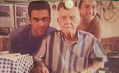 &Sigma;ύ&rho;&omicron;&sigmaf;: &Sigma;&upsilon;&gamma;&kappa;ί&nu;&eta;&sigma;&eta; &gamma;&iota;&alpha; &tau;&omicron;&nu; &theta;ά&nu;&alpha;&tau;&omicron; &tau;&omicron;&upsilon; &theta;&rho;&upsilon;&lambda;&iota;&kappa;&omicron;ύ &laquo;&Lambda;&iota;&lambda;ή&raquo;