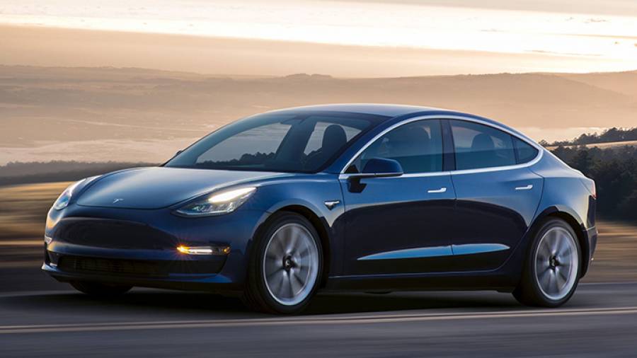 Tesla: &laquo;&Beta;&omicron;&upsilon;&tau;&iota;ά&raquo; 40% &sigma;&tau;&iota;&sigmaf; &pi;&omega;&lambda;ή&sigma;&epsilon;&iota;&sigmaf; &sigma;&tau;&eta;&nu; &Epsilon;&upsilon;&rho;ώ&pi;&eta; &ndash; &Alpha;ύ&xi;&eta;&sigma;&eta; 225% &gamma;&iota;&alpha; &tau;&eta;&nu; &kappa;&iota;&nu;&epsilon;&zeta;&iota;&kappa;ή BYD