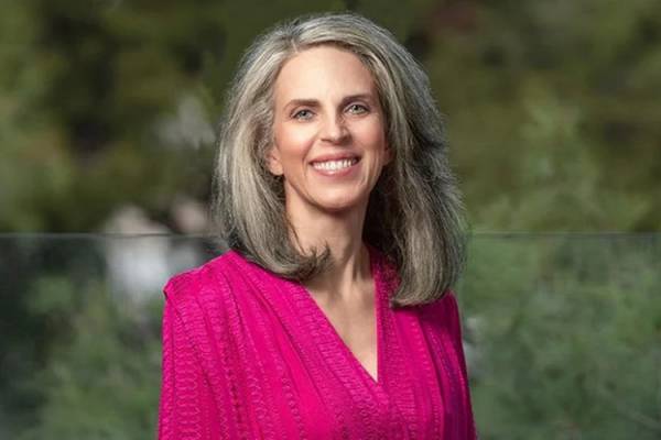 &Eta; &Mu;&alpha;&rho;&iota;ά&nu;&nu;&alpha; &Pi;&omicron;&lambda;&iota;&tau;&omicron;&pi;&omicron;ύ&lambda;&omicron;&upsilon; &sigma;&tau;&eta; &nu;έ&alpha; &delta;&iota;&omicron;ί&kappa;&eta;&sigma;&eta; &tau;&eta;&sigmaf; &laquo;&Sigma;&alpha;&rho;ά&nu;&tau;&eta;&sigmaf;&raquo;