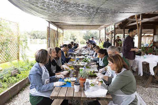 2.000 &mu;&epsilon;&rho;ί&delta;&epsilon;&sigmaf; &phi;&alpha;&gamma;&eta;&tau;ό &epsilon;&tau;&omicron;&iota;&mu;ά&sigma;&tau;&eta;&kappa;&alpha;&nu; &alpha;&pi;ό &tau;&omicron;&nu; &Sigma;.&Epsilon;.&Sigma;.&Alpha;.&Epsilon;. &sigma;&epsilon; &sigma;&upsilon;&nu;&epsilon;&rho;&gamma;&alpha;&sigma;ί&alpha; &mu;&epsilon; &tau;&eta;&nu; &Omicron;&rho;&gamma;ά&nu;&omega;&sigma;&eta; &Gamma;&Eta;