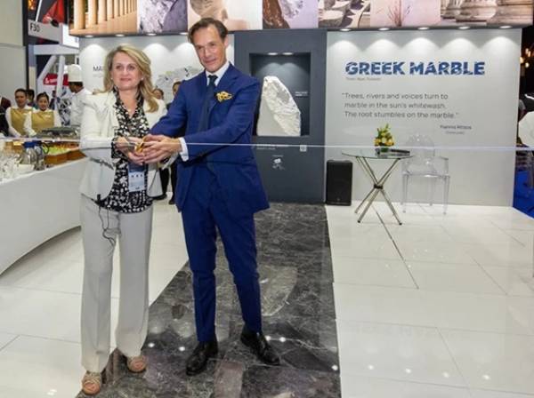 The Big 5: &Mu;&epsilon; 60 &epsilon;&tau;&alpha;&iota;&rho;&epsilon;ί&epsilon;&sigmaf; &eta; &Epsilon;&lambda;&lambda;ά&delta;&alpha; &sigma;&tau;&eta; &delta;&iota;&epsilon;&theta;&nu;ή έ&kappa;&theta;&epsilon;&sigma;&eta; &sigma;&tau;&alpha; &Eta;&Alpha;&Epsilon;