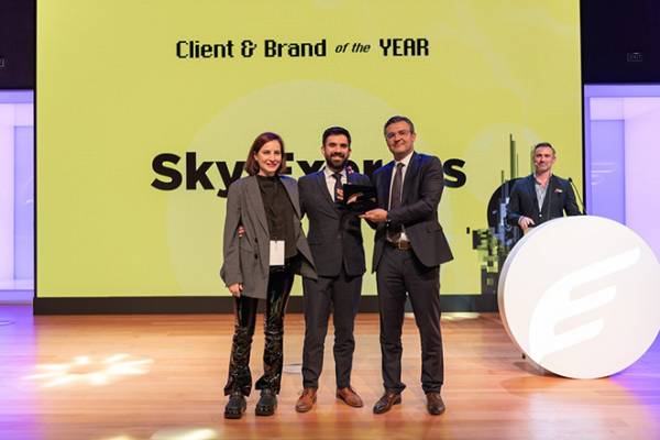 &Eta; SKY express &alpha;&pi;&omicron;&gamma;&epsilon;&iota;ώ&nu;&epsilon;&tau;&alpha;&iota; &sigma;&tau;&alpha; Ermis Awards &mu;&epsilon; &tau;&iota;&sigmaf; &kappa;&omicron;&rho;&upsilon;&phi;&alpha;ί&epsilon;&sigmaf; &delta;&iota;&alpha;&kappa;&rho;ί&sigma;&epsilon;&iota;&sigmaf; Brand &kappa;&alpha;&iota; Client of the Year