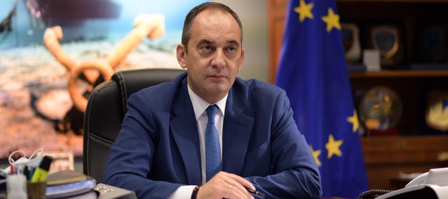 &Sigma;&epsilon; &Chi;&alpha;&nu;&iota;ά, &Rho;έ&theta;&upsilon;&mu;&nu;&omicron; &kappa;&alpha;&iota; &Eta;&rho;ά&kappa;&lambda;&epsilon;&iota;&omicron; &omicron; &Upsilon;&Nu;&Alpha;&Nu;&Pi;, &Gamma;&iota;ά&nu;&nu;&eta;&sigmaf; &Pi;&lambda;&alpha;&kappa;&iota;&omega;&tau;ά&kappa;&eta;&sigmaf;, &gamma;&iota;&alpha; &tau;&omicron; &Mu;&epsilon;&tau;&alpha;&phi;&omicron;&rho;&iota;&kappa;ό &Iota;&sigma;&omicron;&delta;ύ&nu;&alpha;&mu;&omicron;