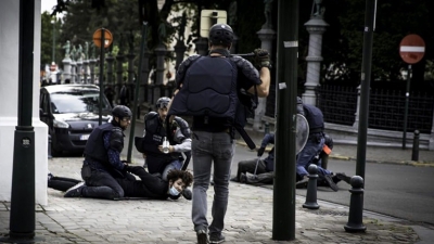 &Beta;έ&lambda;&gamma;&iota;&omicron;: &Alpha;&sigma;&tau;&upsilon;&nu;&omicron;&mu;&iota;&kappa;&omicron;ί &kappa;&rho;&alpha;&tau;&omicron;ύ&nu; έ&phi;&eta;&beta;&omicron; &sigma;&tau;&omicron; έ&delta;&alpha;&phi;&omicron;&sigmaf; &pi;&alpha;&tau;ώ&nu;&tau;&alpha;&sigmaf; &tau;&omicron;&nu; &mu;&epsilon; &tau;&alpha; &gamma;ό&nu;&alpha;&tau;&alpha;