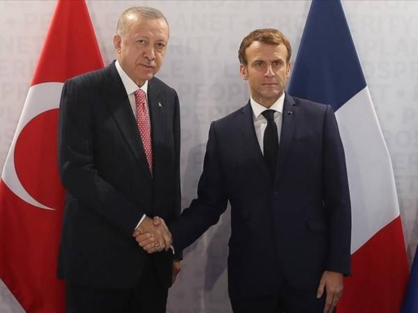 &Sigma;&upsilon;&nu;ά&nu;&tau;&eta;&sigma;&eta; &Epsilon;&rho;&nu;&tau;&omicron;&gamma;ά&nu; - &Mu;&alpha;&kappa;&rho;ό&nu; &sigma;&tau;&omicron; &pi;&epsilon;&rho;&iota;&theta;ώ&rho;&iota;&omicron; &tau;&omicron;&upsilon; G20 &sigma;&tau;&eta; &Rho;ώ&mu;&eta;